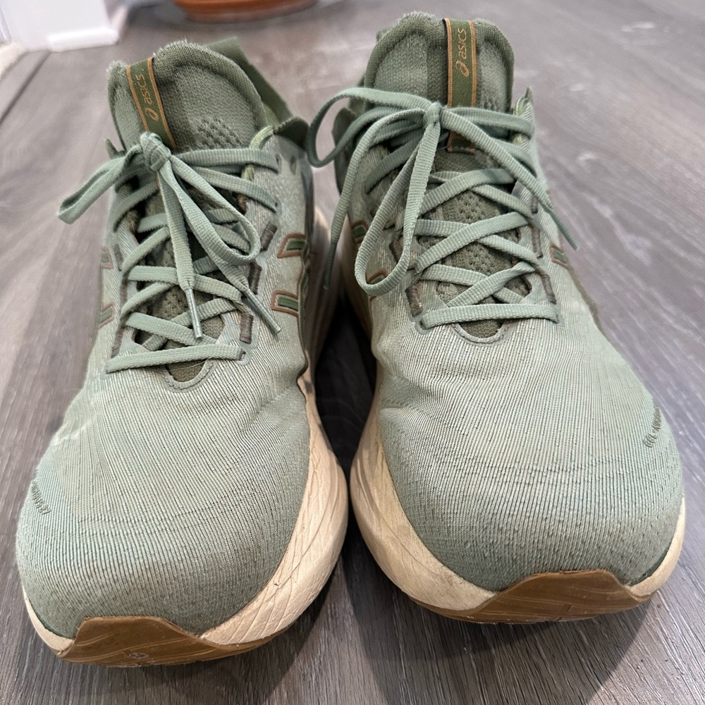 GEL-NIMBUS 27 Rare Color MENS 12 Used only 6 months I switch my shoes. - Picture 5 of 9